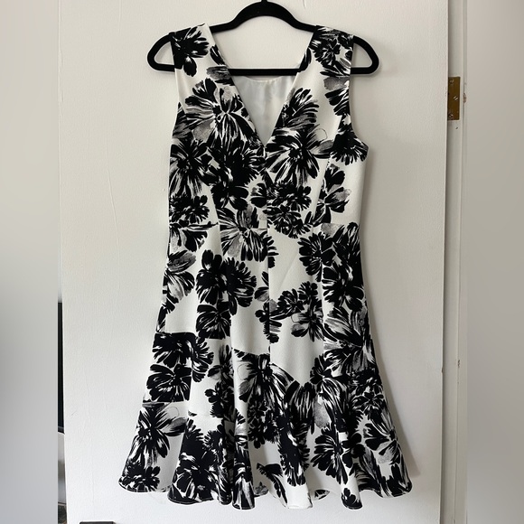 Rebecca Taylor Splashy Floral Ruffle Hem Dress Size‎ 8 Black White Sleeveless - Picture 6 of 12